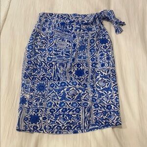 Ann Taylor Blue and White Tile Patterned Wrap Skirt
